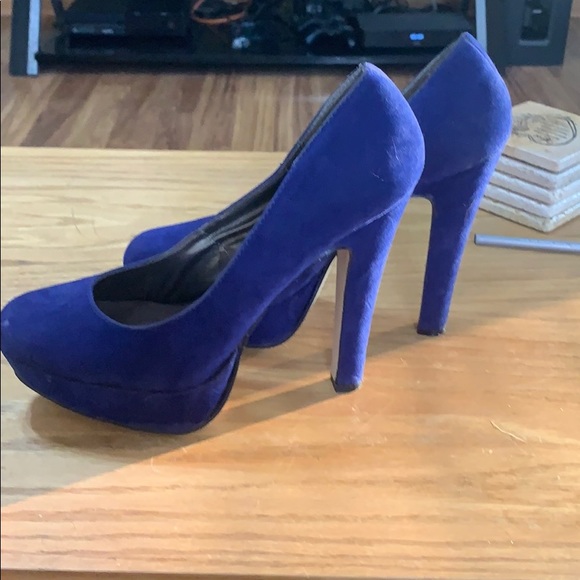 Stilettos - Picture 2 of 5